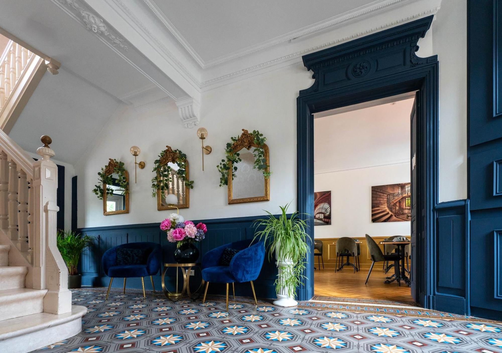 Hotel Des Dauphins Bourgoin-Jallieu Eksteriør bilde